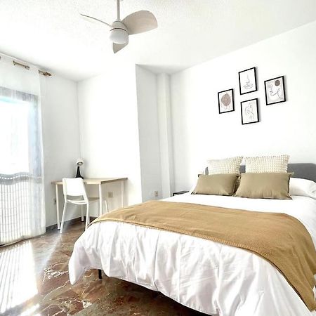 Beautiful & Sunny Apartment Malaga Bagian luar foto