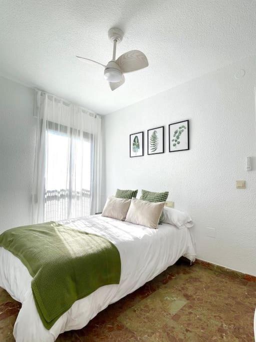 Beautiful & Sunny Apartment Malaga Bagian luar foto