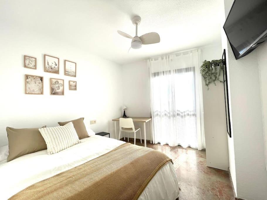 Beautiful & Sunny Apartment Malaga Bagian luar foto